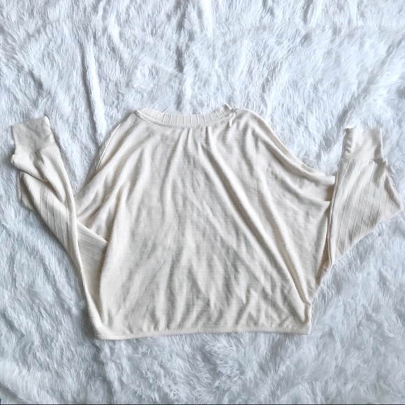 DYNAMITE NWT Bat Wing Top Crop Sweater - Picture 2 of 5